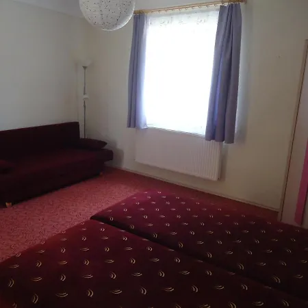 Ferienhaus Am Schloss Wenckheim Szabadkigyos